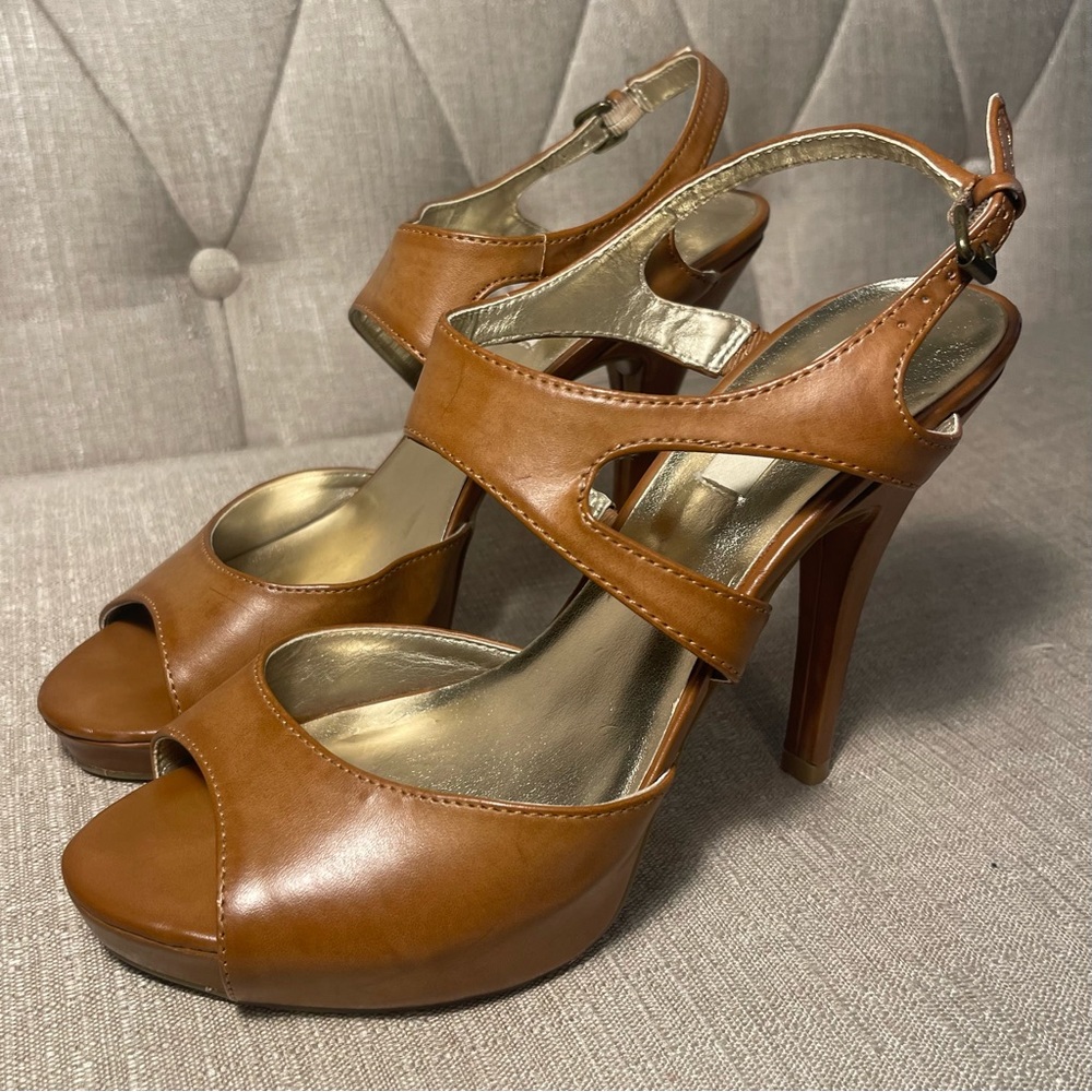Simply Vera Faux Leather Heels Brown Solid Open Toe Pumps Casual Neutral Womens